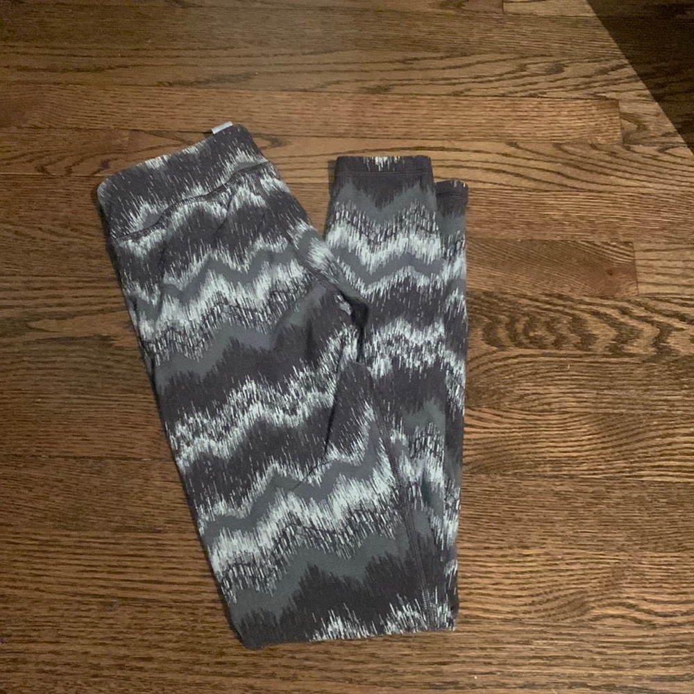 Ivivva girls black patterned leggings